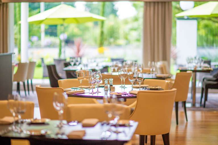 Park Hotel Seasons Brasserie Restaurant Dining Area